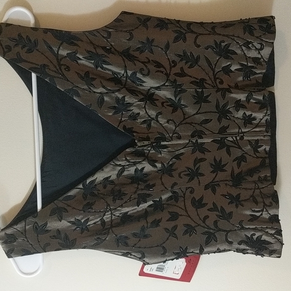 JS Collections Petite Top - Picture 5 of 6